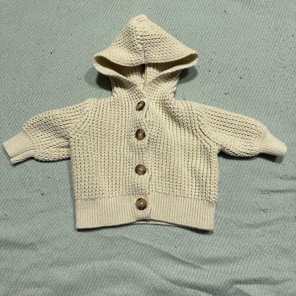 Old Navy Baby Cream Cable Knit Hooded Cardigans Sweater Size 0-3 Months